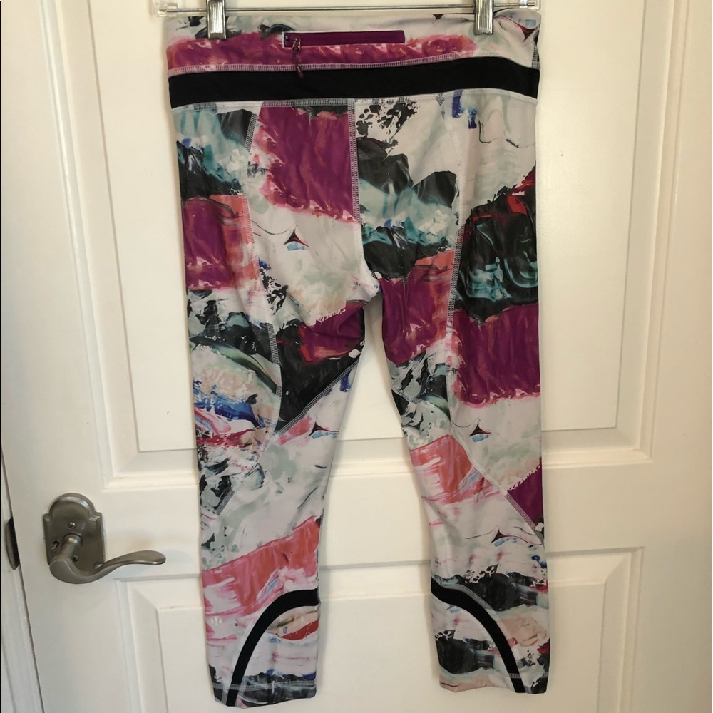 Lululemon crop leggings.